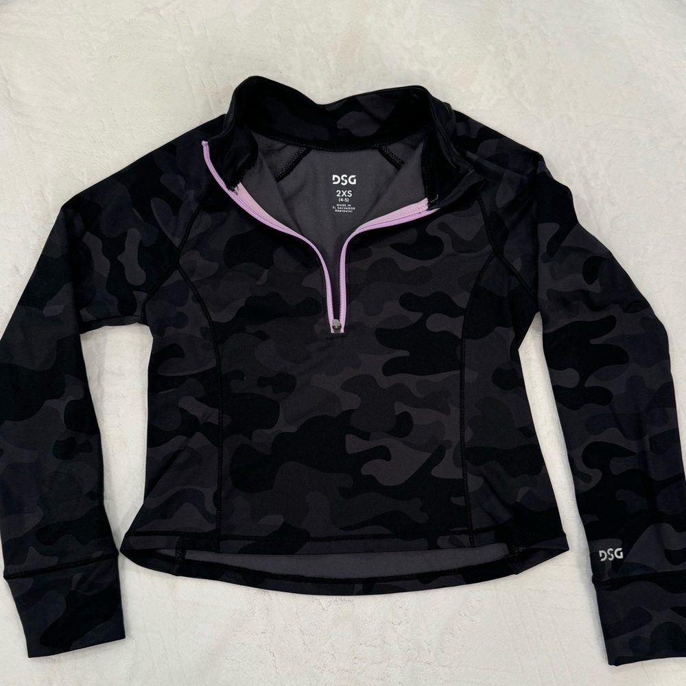 Girls zip up light weight shirt/sweater